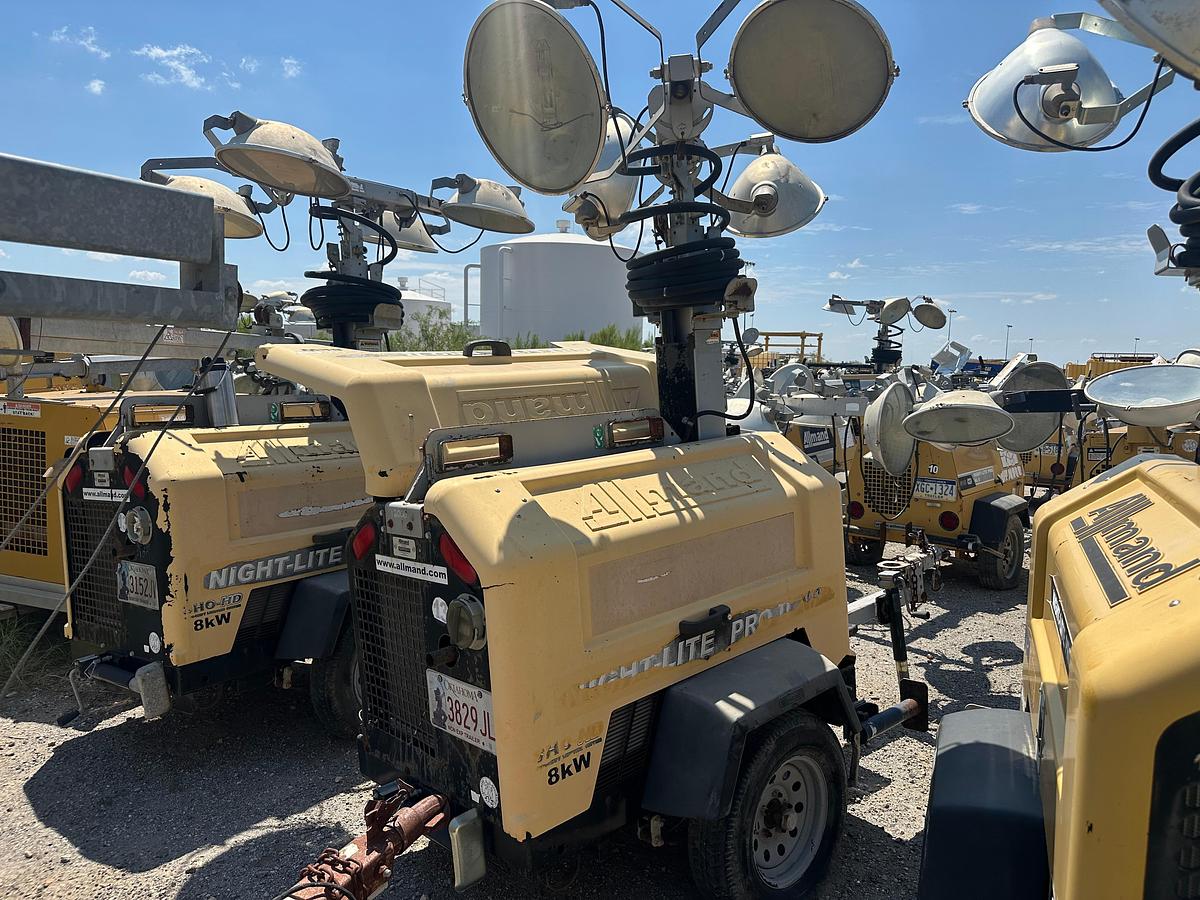 Used Allmand Night-Lite 2 8KW Light Plant with CAT Engine