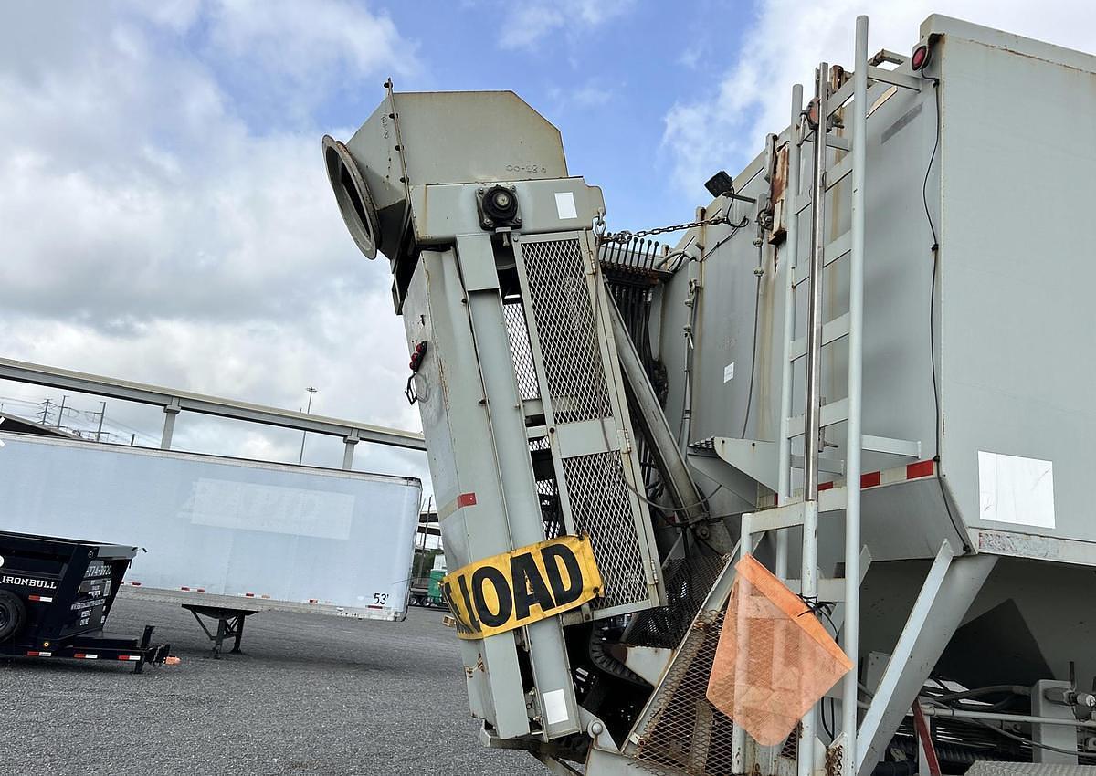 Used 2011 Appco FS-40 Bulk Sand Storage Trailer