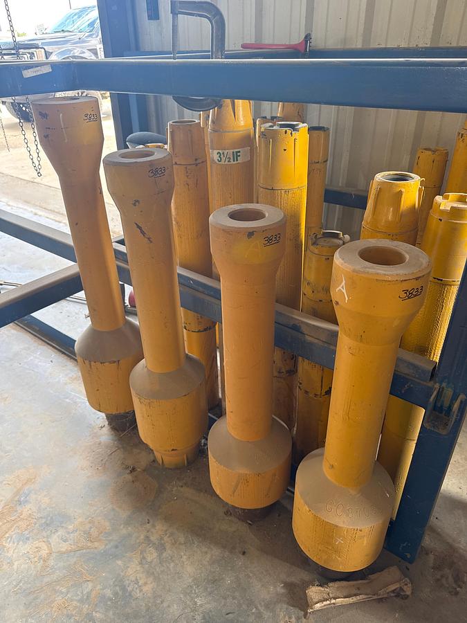 Used (4) 7 5/8'' Reg Lift Subs