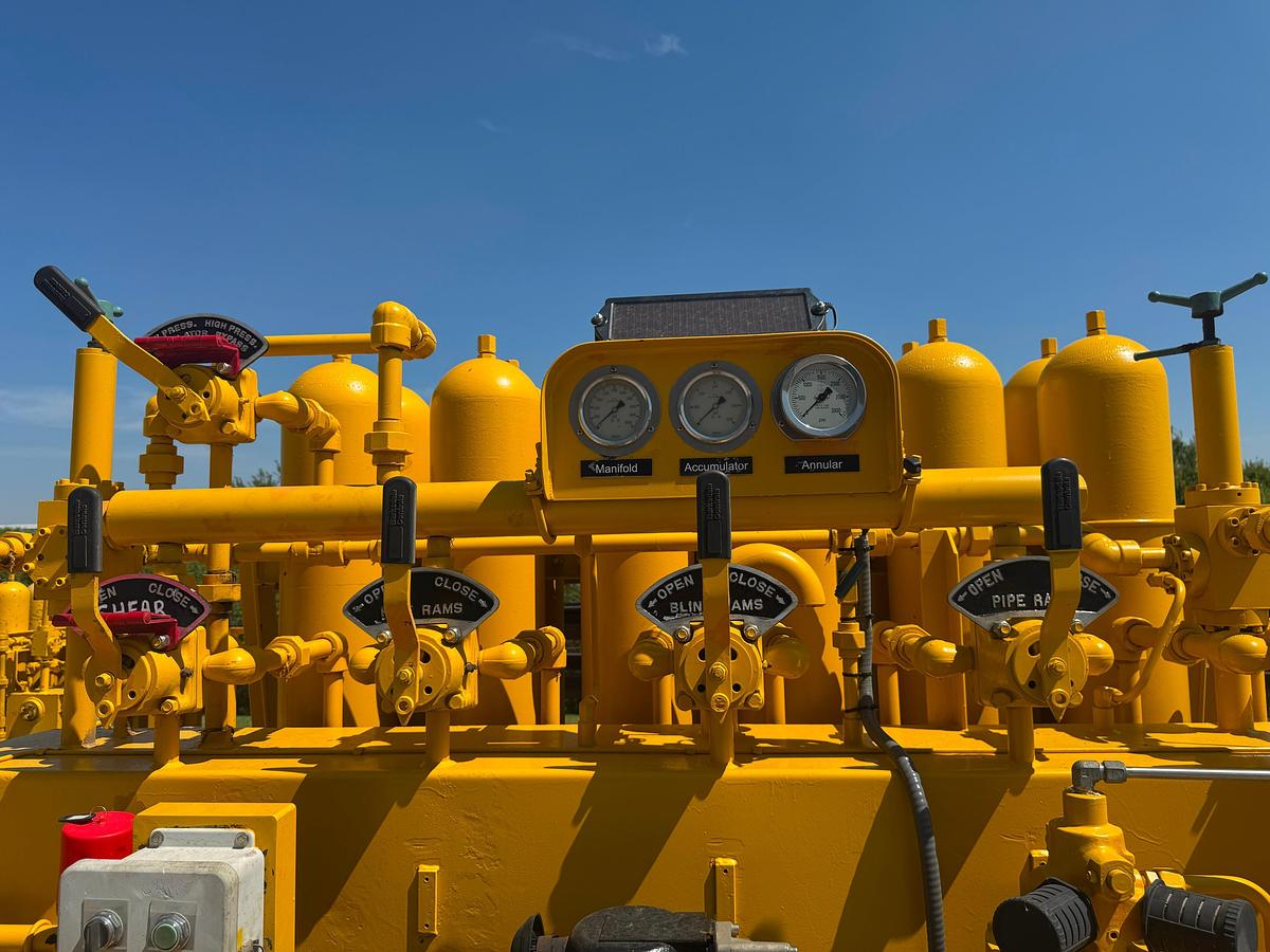 Used 2012 Advanced Pressure 6-station 120-Gallon Accumulator with BEAR triplex Pump Hatz Diesel Engine-