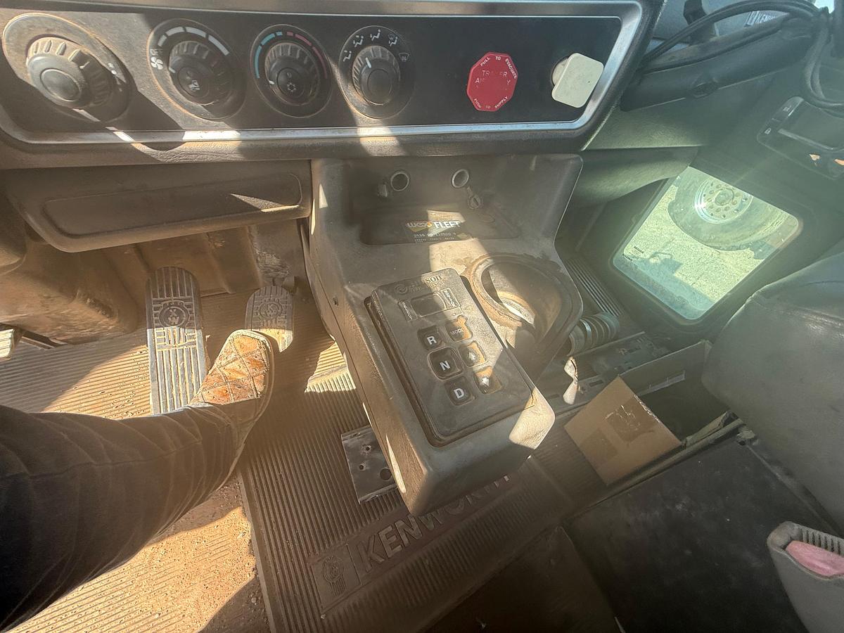 Used 2011 Kenworth T800 Cab and Chassis