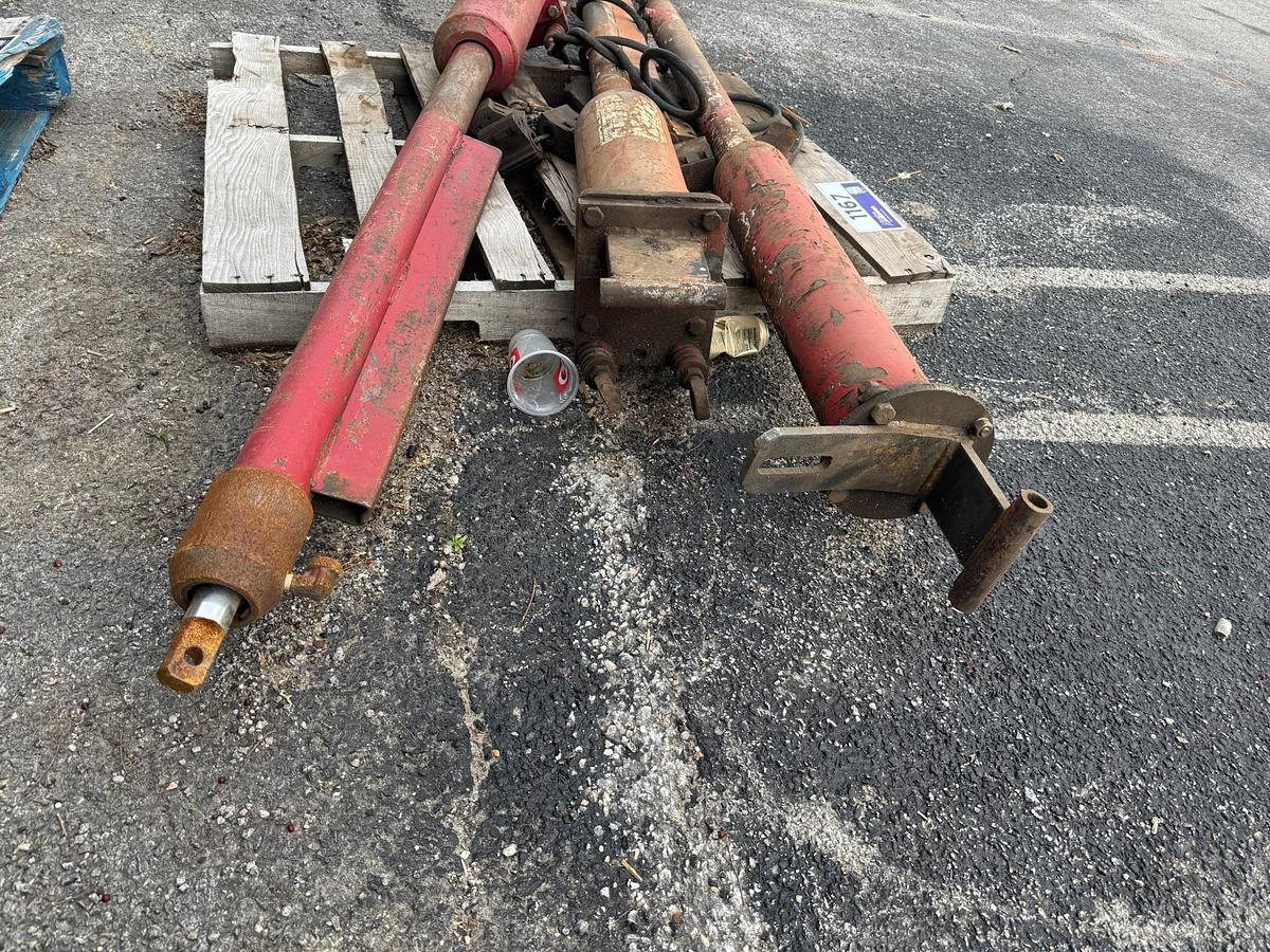 Used 1 Pallet of 3 Hydraulic Cylinders