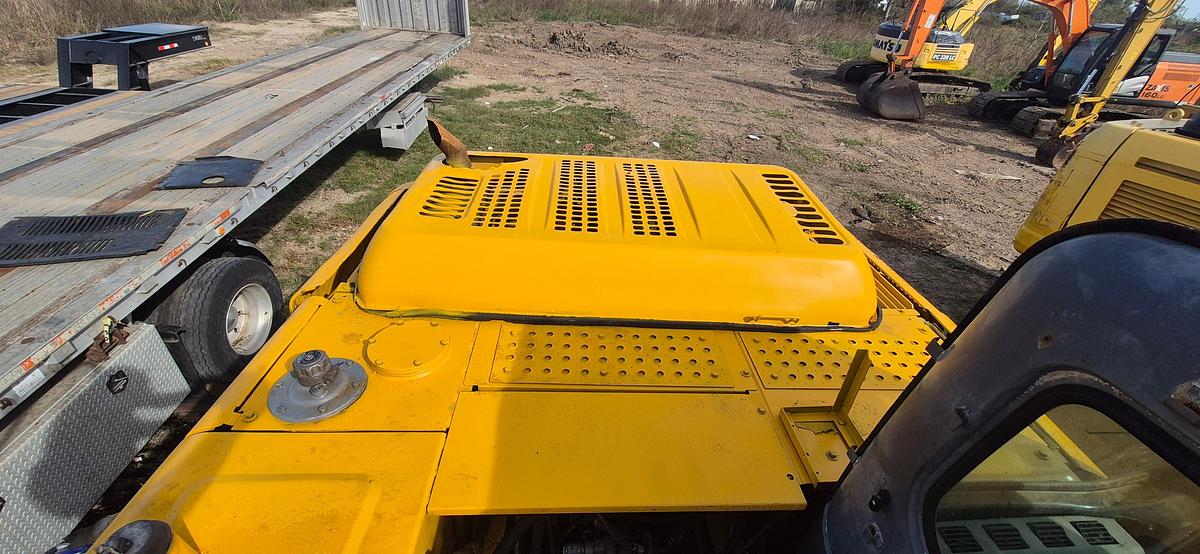 Used 2005 John Deere 200LC Excavator