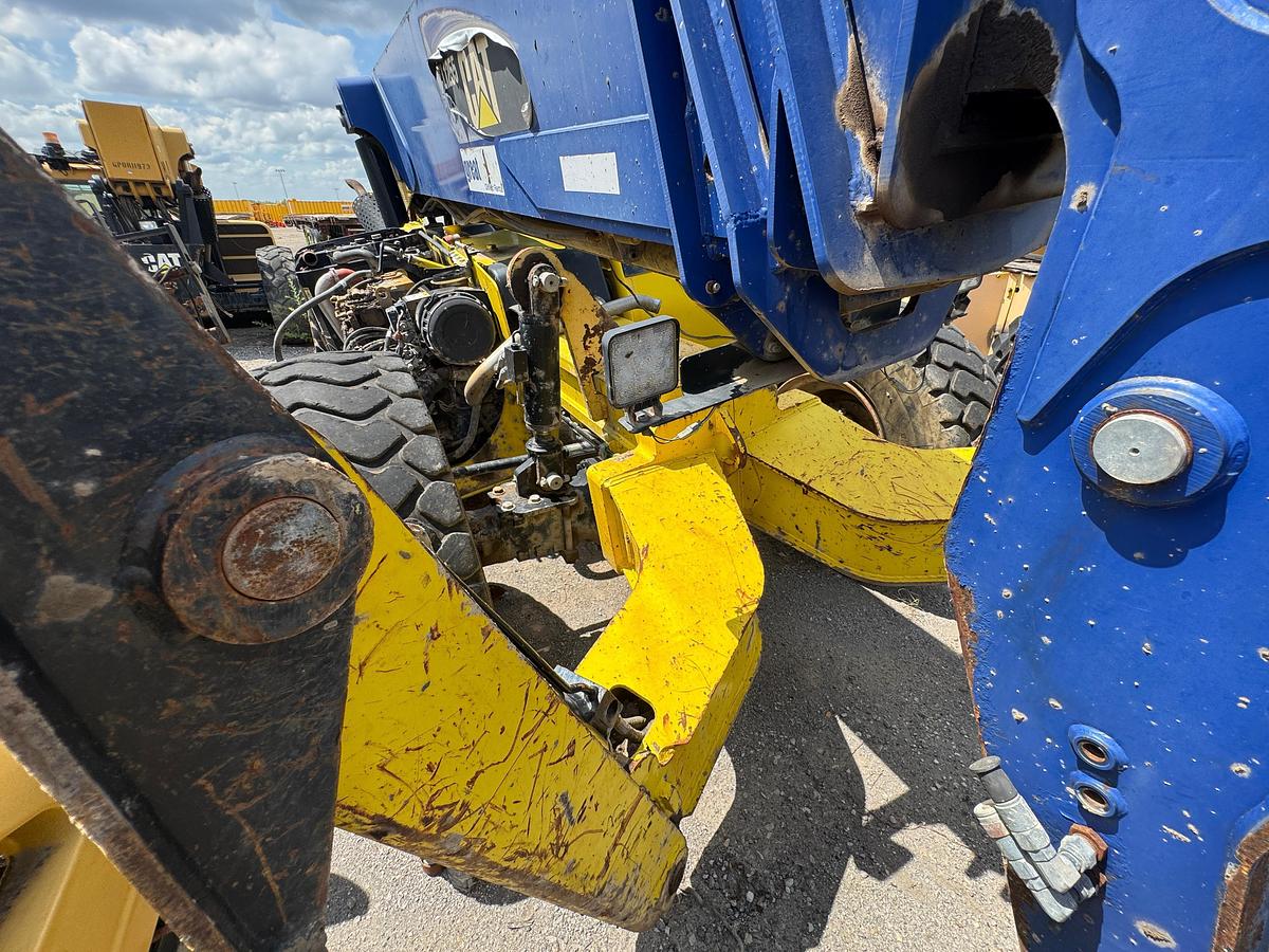 Used 2011 Caterpillar TL1255 Telehandler