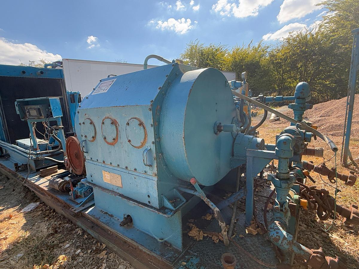 Used OPI 1000 Triplex Pump w/ Detroit Series 2000 Diesel Engine