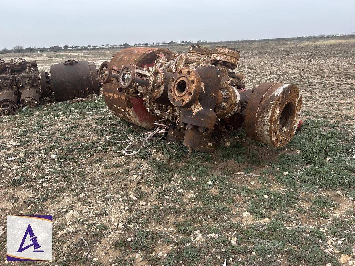 Used 11'' x 5000# Annular BOP, 11'' x 5000# Double Hydraulic BOP