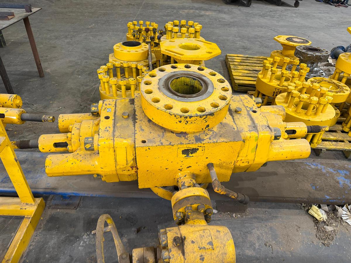Used Cameron 7 1/16 x 5m Single hydraulic BOP with (2) 5k Gate Vales