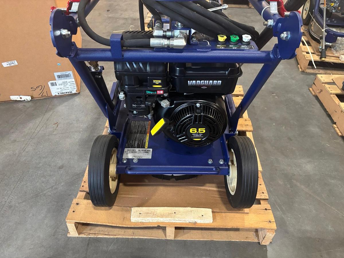 Used Makinex DPW-2500 Pressure Washer - BRAND NEW!