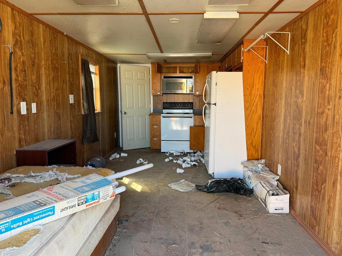 Used Skidded Dog House with Refrigerator, Microwave and Oven - 10' x 40'