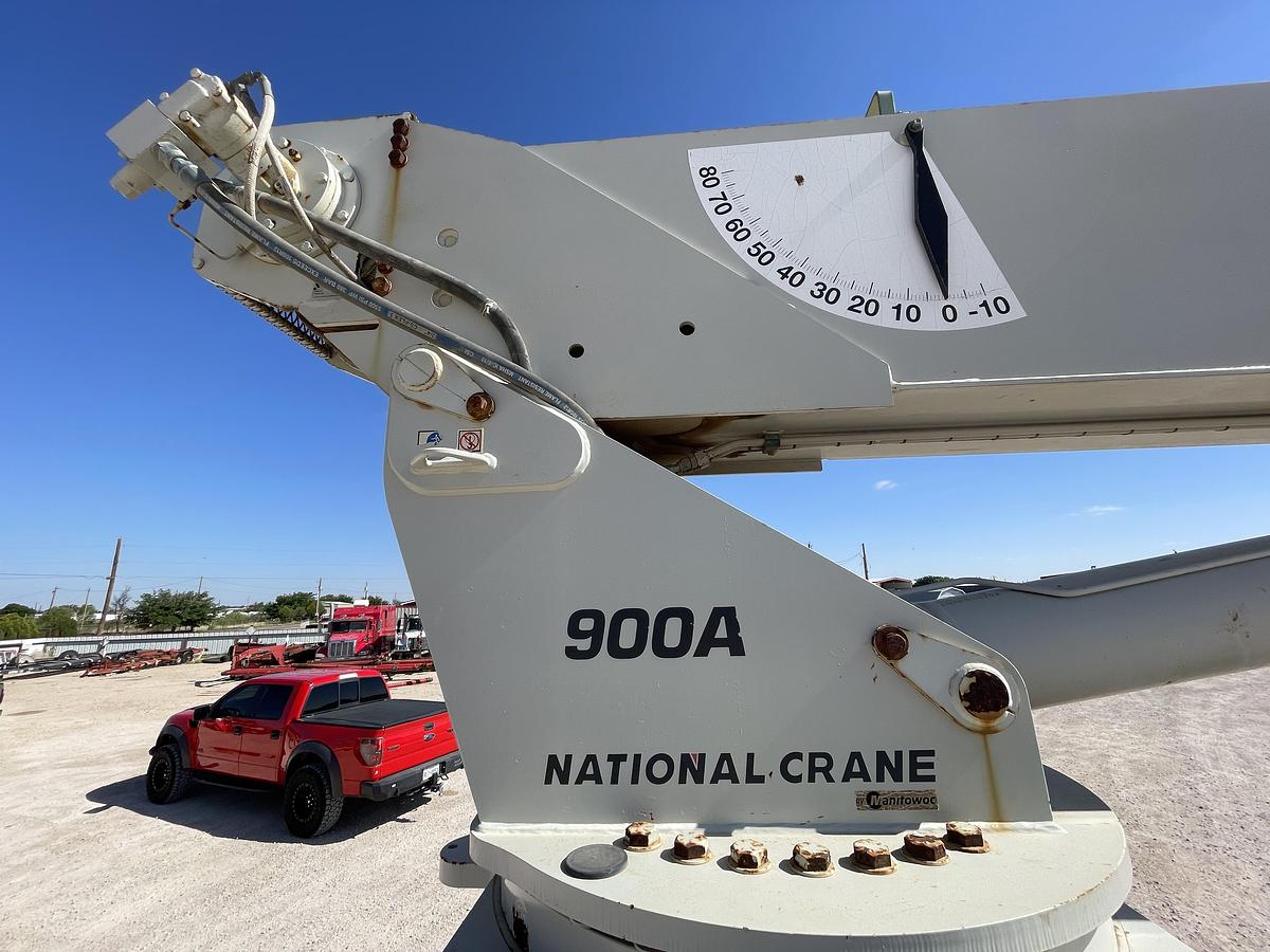 Used 2012 Peterbilt 367 Service Truck with National 900A Crane