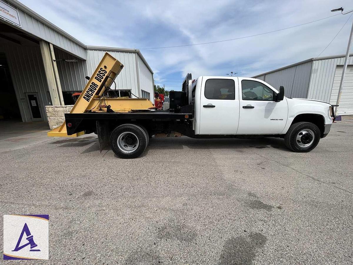 Used 2013 GMC 3500HD Crew Cab Flatbed Bed