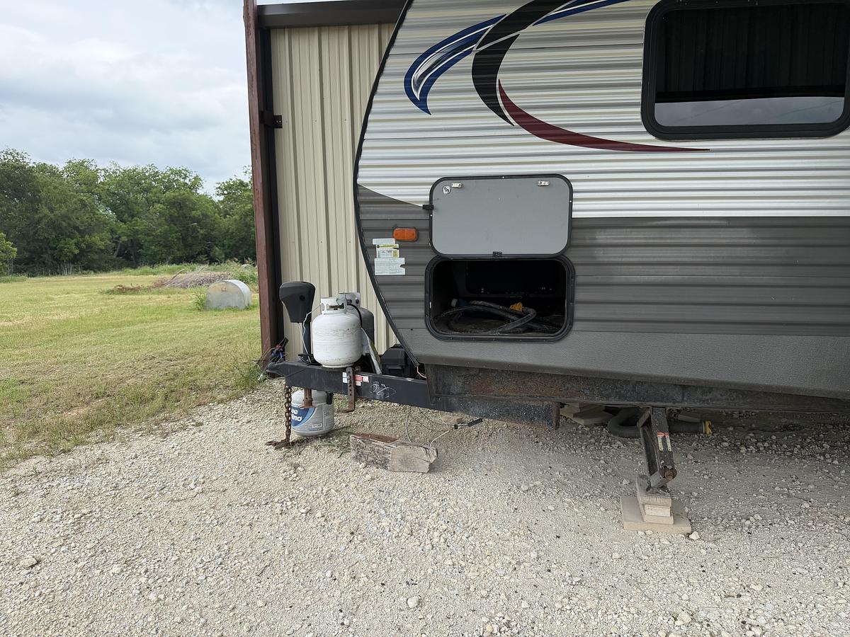 Used 2018 Longhorn Crossroads Bumper Pull Travel Trailer Bunkhouse