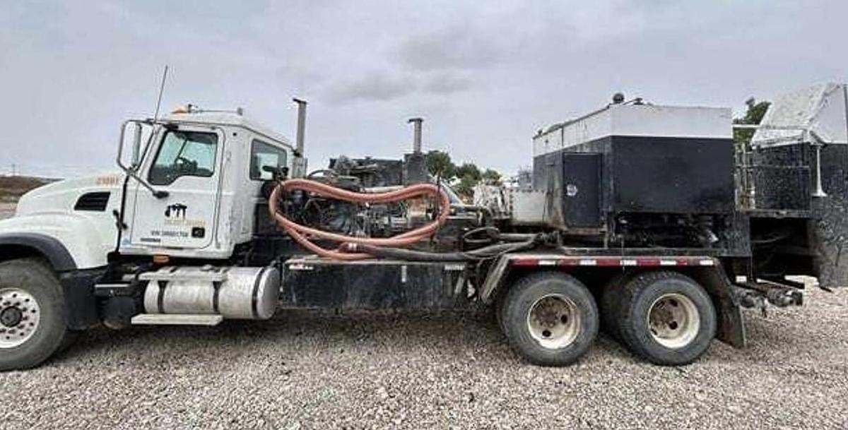 Used 2005 MACK CV513 CEMENT SPM TRIPLEX PUMP TRUCK