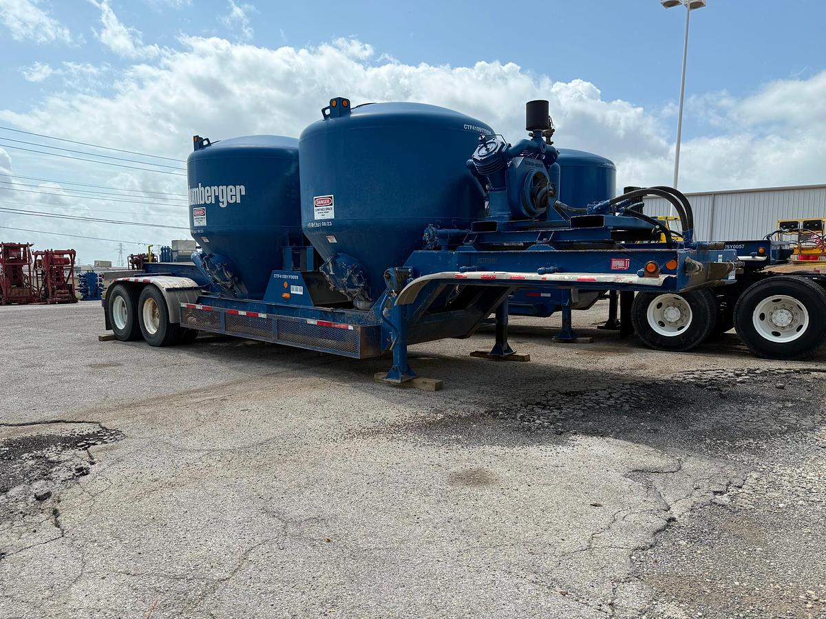 Used 1982 Clark 660 Cement Bulk Trailer