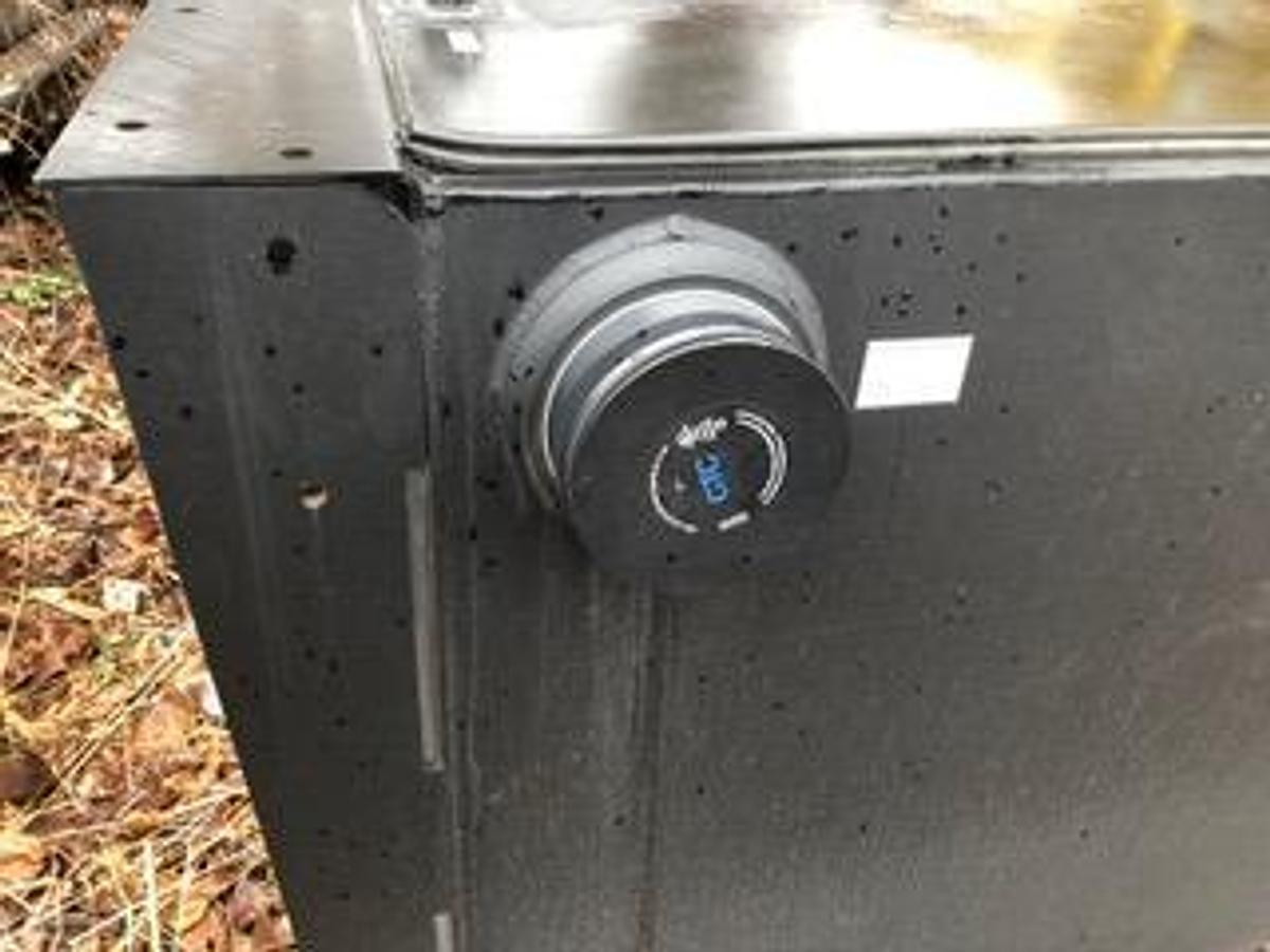 Used 2018 HennigFuel Tank - 1420 Gallons (Never Seen Fuel)