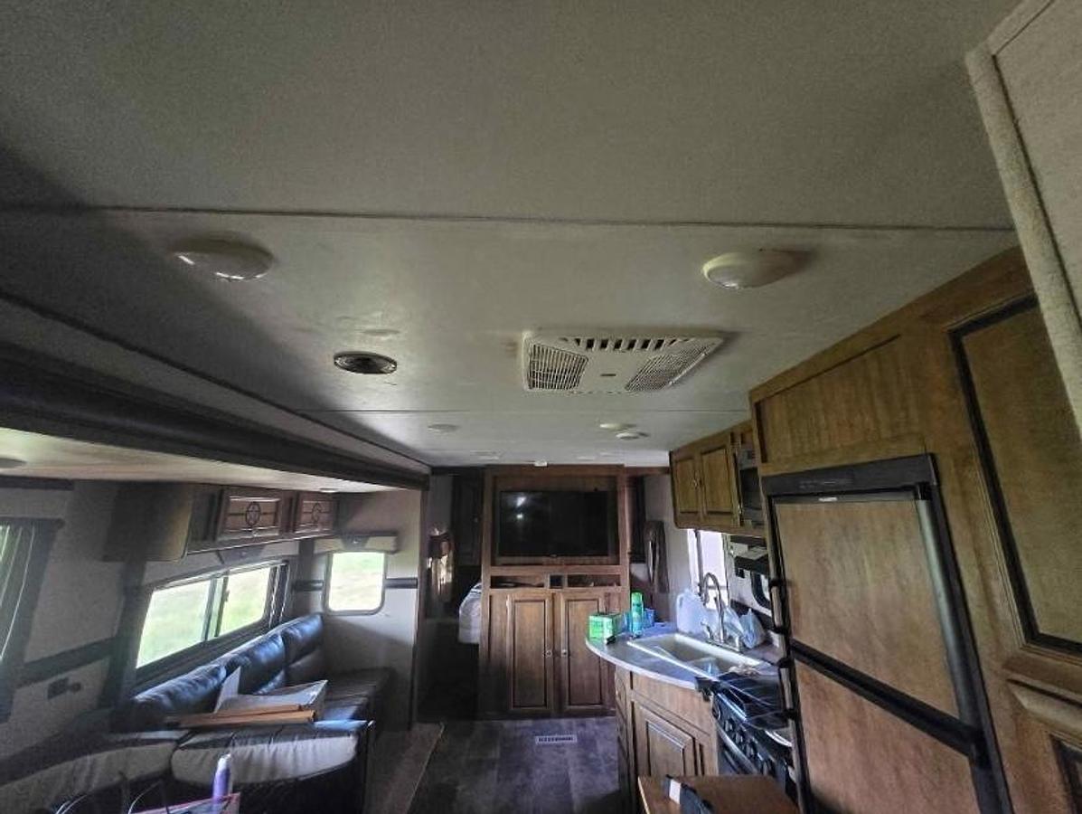 Used 2018 Longhorn Crossroads Bumper Pull Travel Trailer Bunkhouse