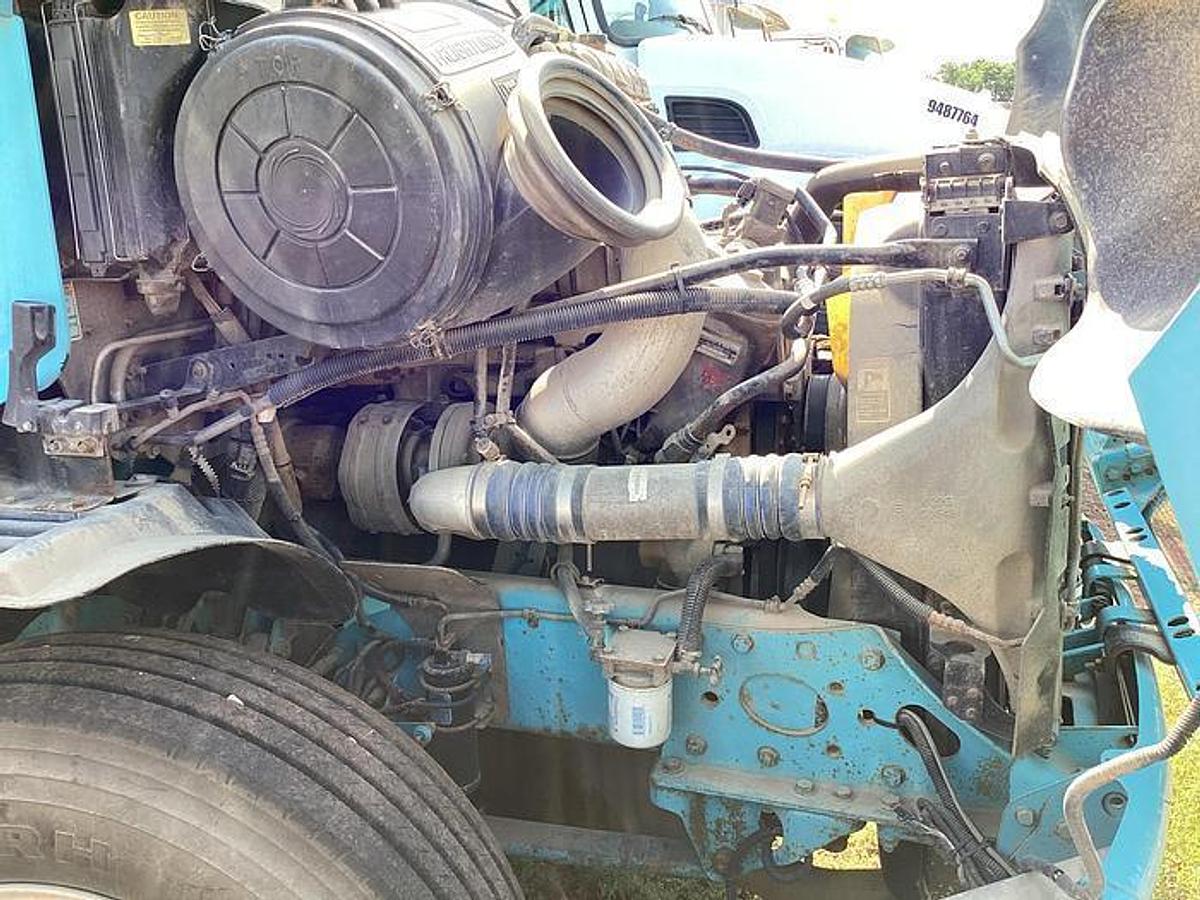 Used 2005 Freightliner Cascadia