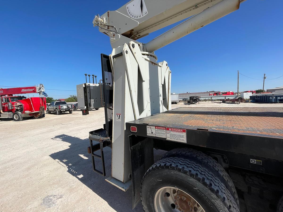 Used 2012 Peterbilt 367 Service Truck with National 900A Crane