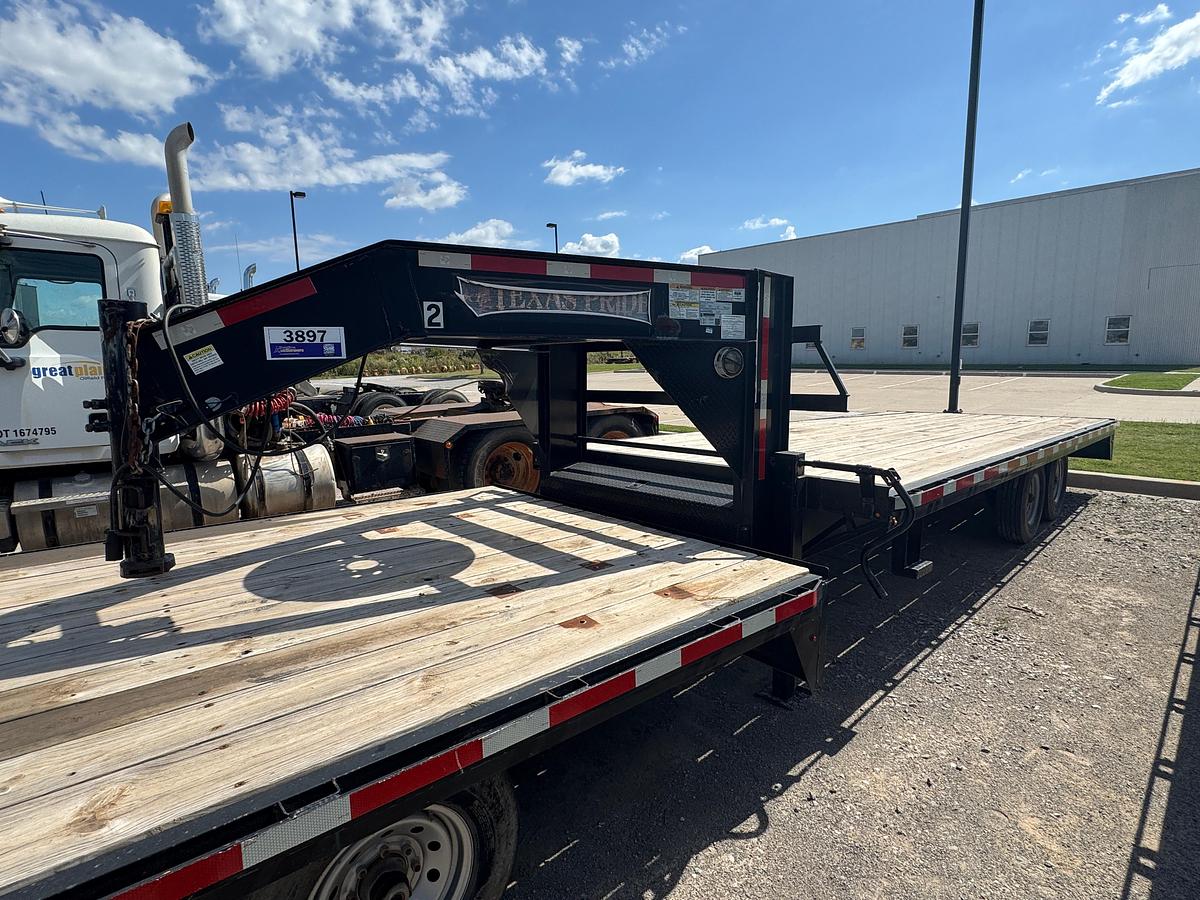 Used 2018 Texas Pride 20 Gooseneck Flatbed Trailer 14,000 lb GVWR