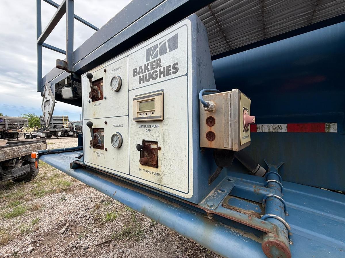Used 2012 Wilco 4,100 Gallon with Hyd Agitators Acid Transport Trailer