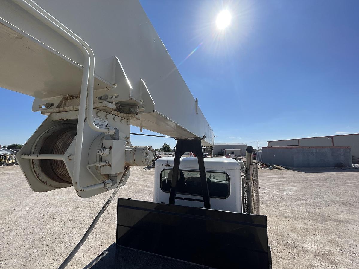 Used 2012 Peterbilt 367 Service Truck with National 900A Crane
