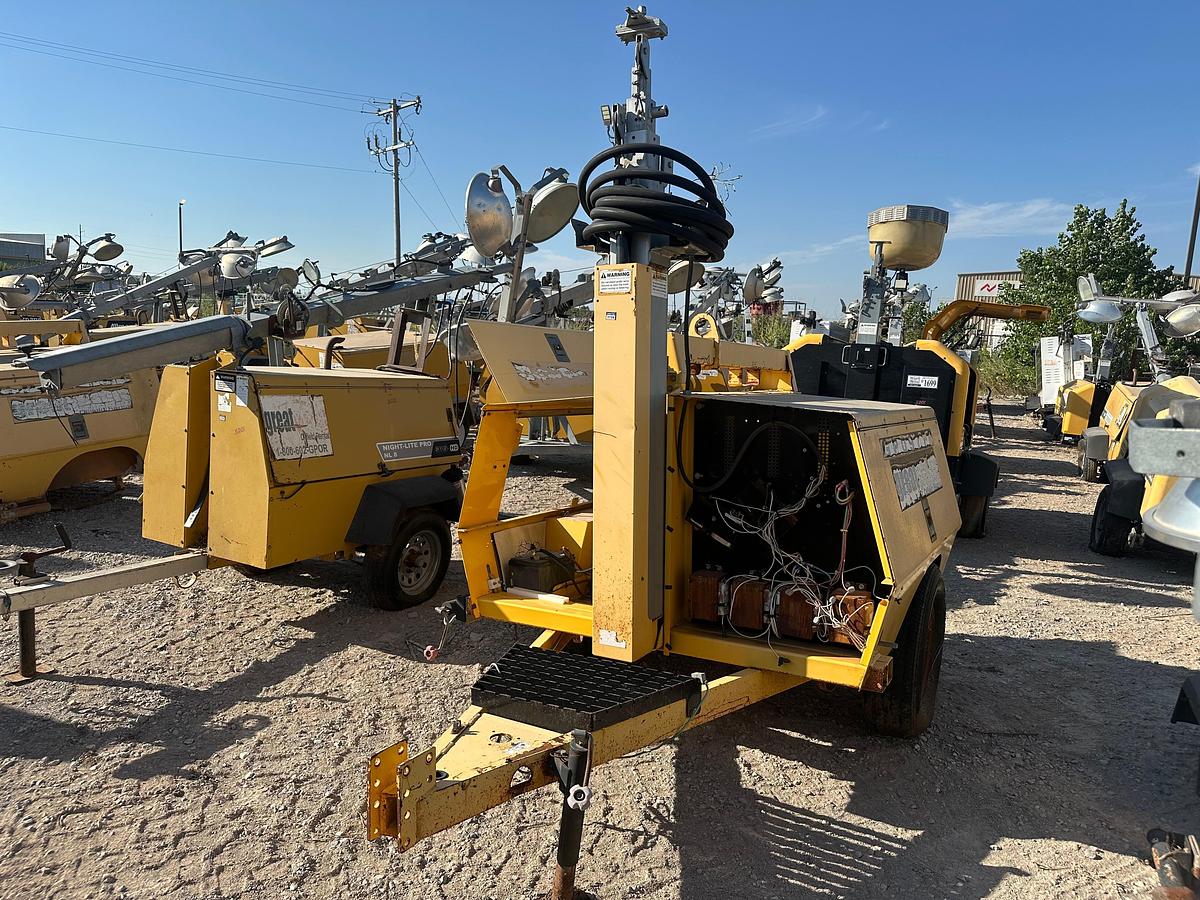 Used Allmand Maxi-Lite V Light Plant with Cat Engine Inoperable.