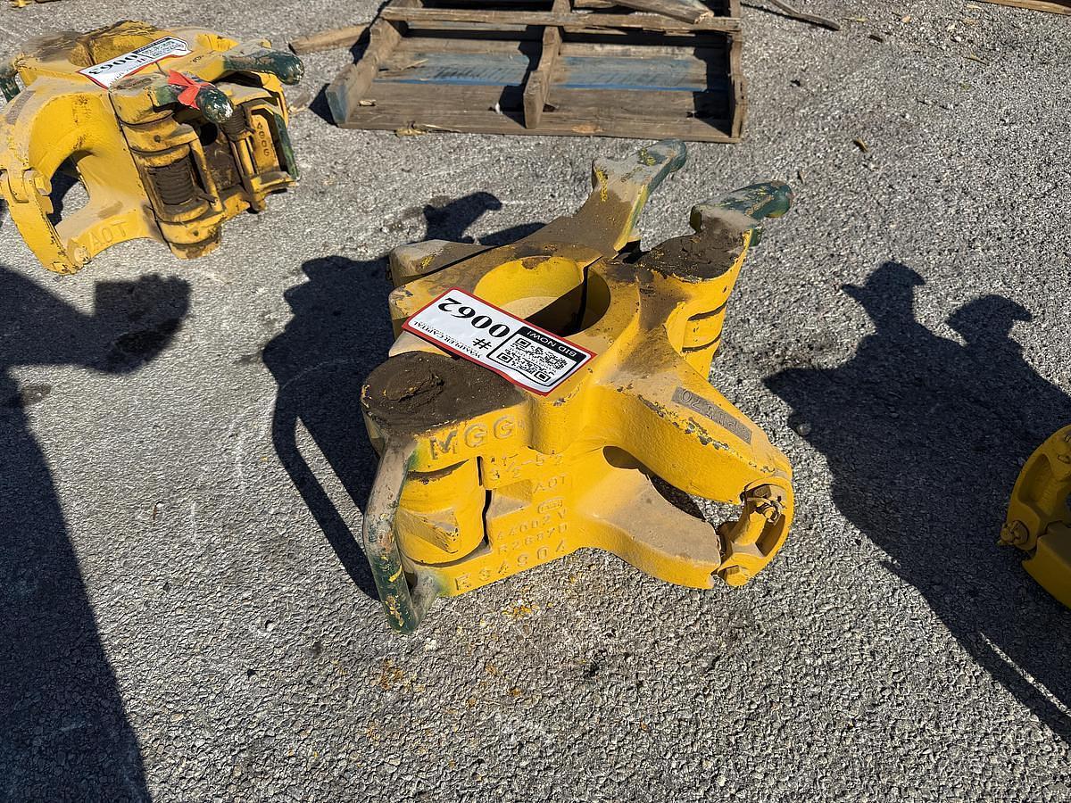 Used (3) AOT MGG 3 1/2" - 5 1/2" 250-Ton DP BN Elevators