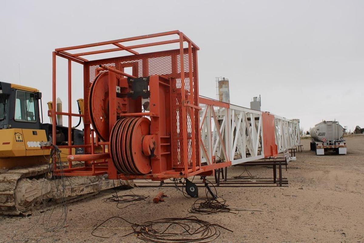 Used Lee. C Moore 127' x 282,000lbs Cantilever Mast, S/N-T3158, crown Block, 1 1/8" Line