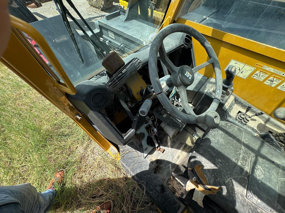 Used 2009 Caterpillar TL1055 Telehandler