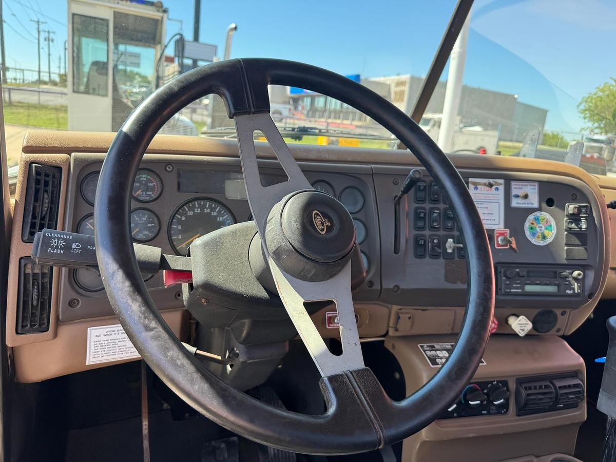 Used 2005 Mack Haul Truck CV713