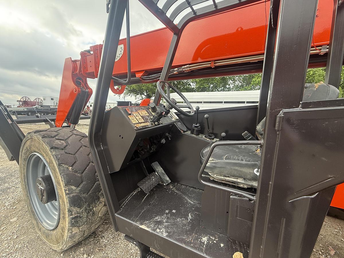 Used 2013 JLG SKYTRAK Telehandler