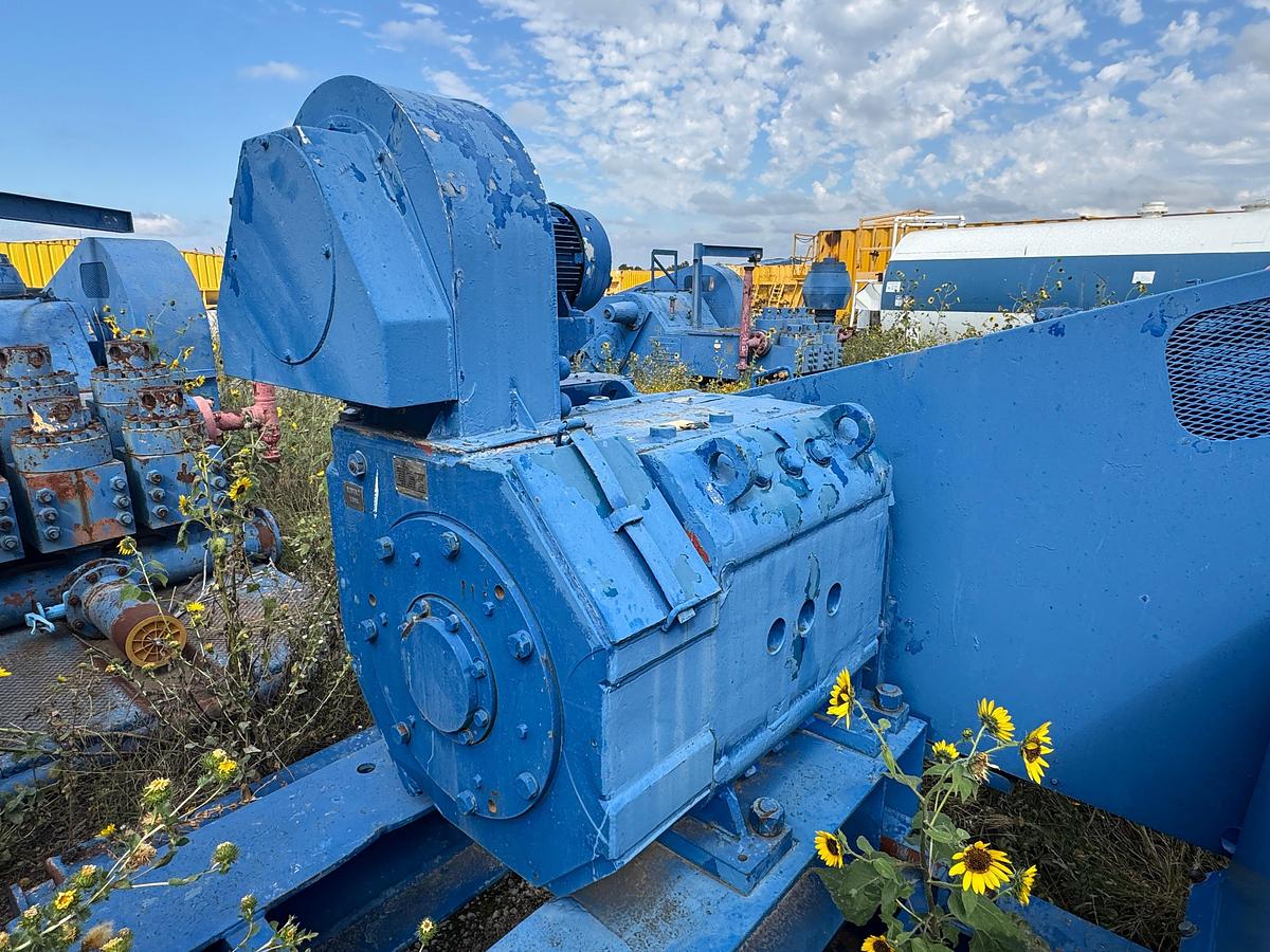 Used National Oilwell 9P-100 Triplex Mud Pump