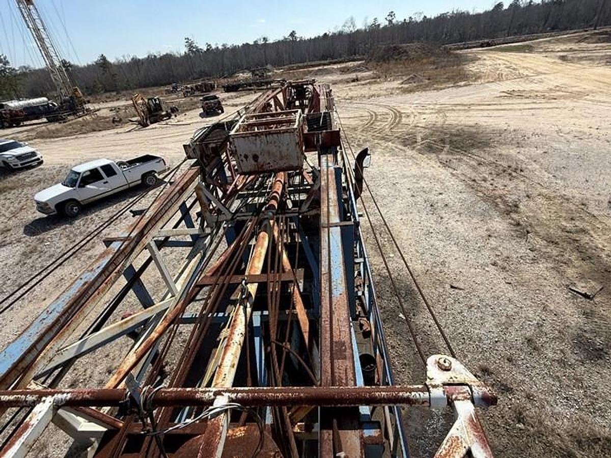 Used 2007 Moor Rig XJ60 DD 104'-200K Well Service Workover Rig