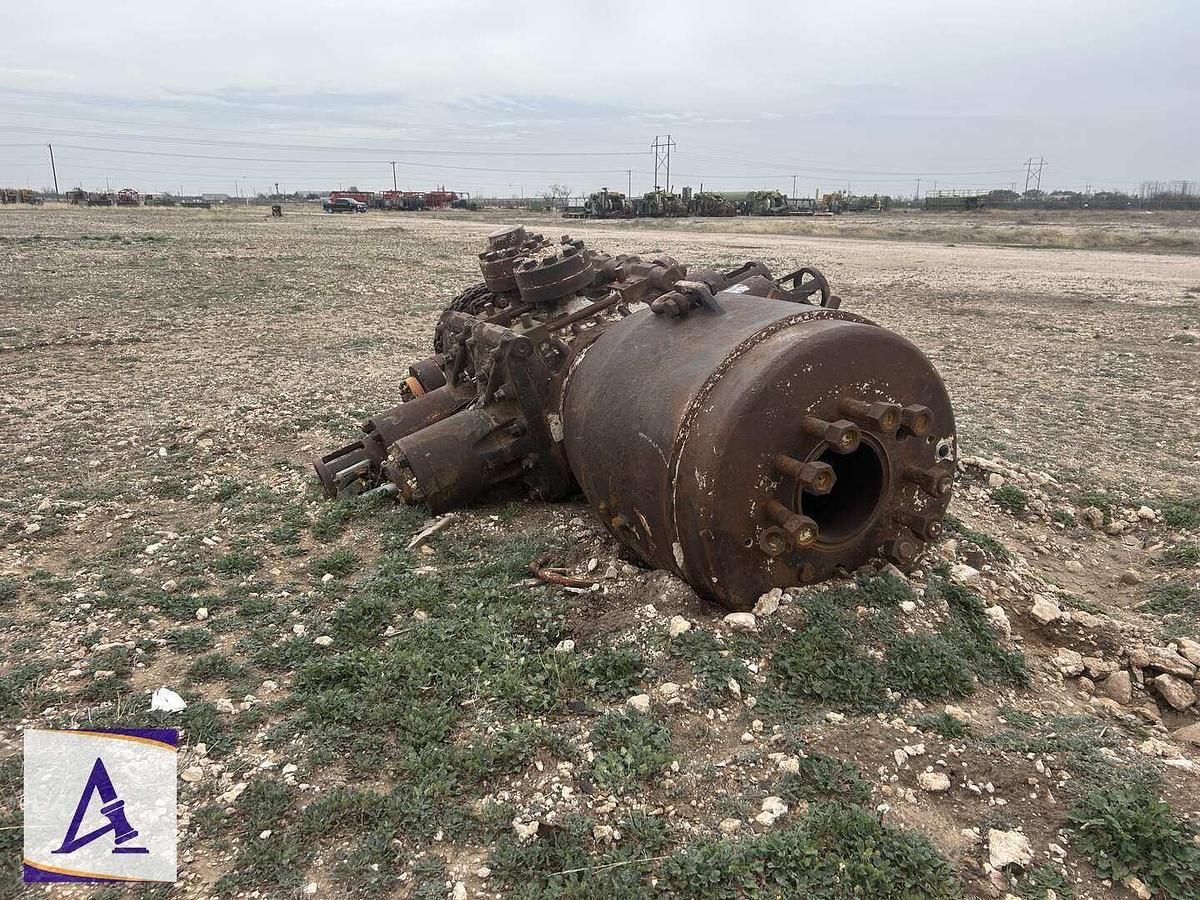 Used 11'' x 5000# Annular BOP, 11'' x 5000# Double Hydraulic BOP