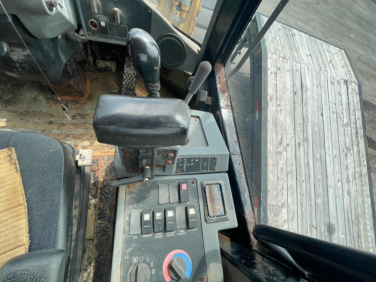 Used 2002 Caterpillar IT28G Wheel Loader