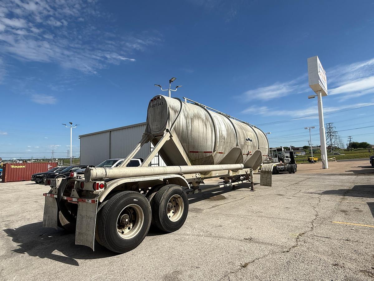 Used 1991 Heil Pneumatic Bulk Trailer