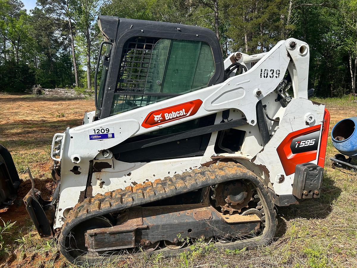 Used 2021 Bobcat Skid Steer T595