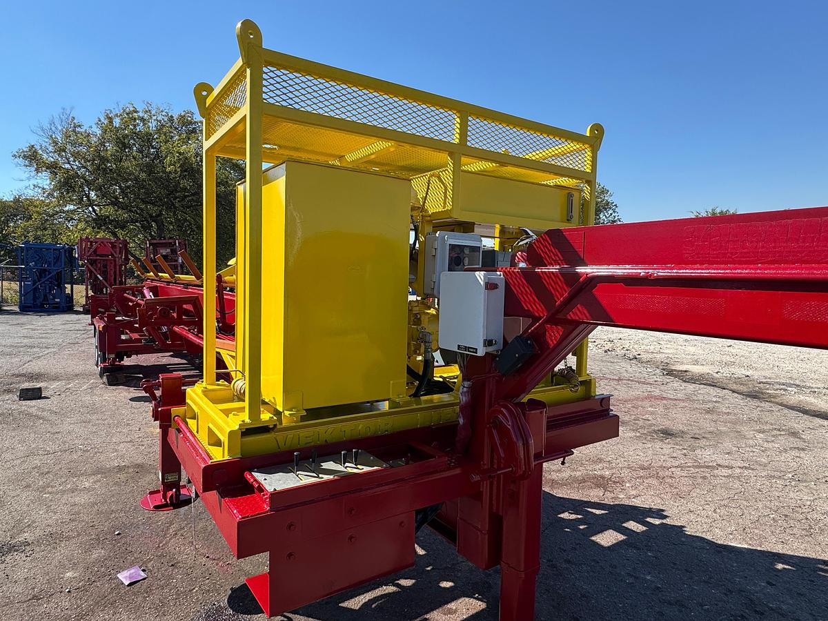 Used Vektor Gooseneck Hydraulic Pipe Handler Trailer