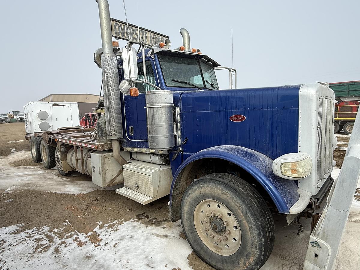 Used 2009 Peterbilt Winch Truck