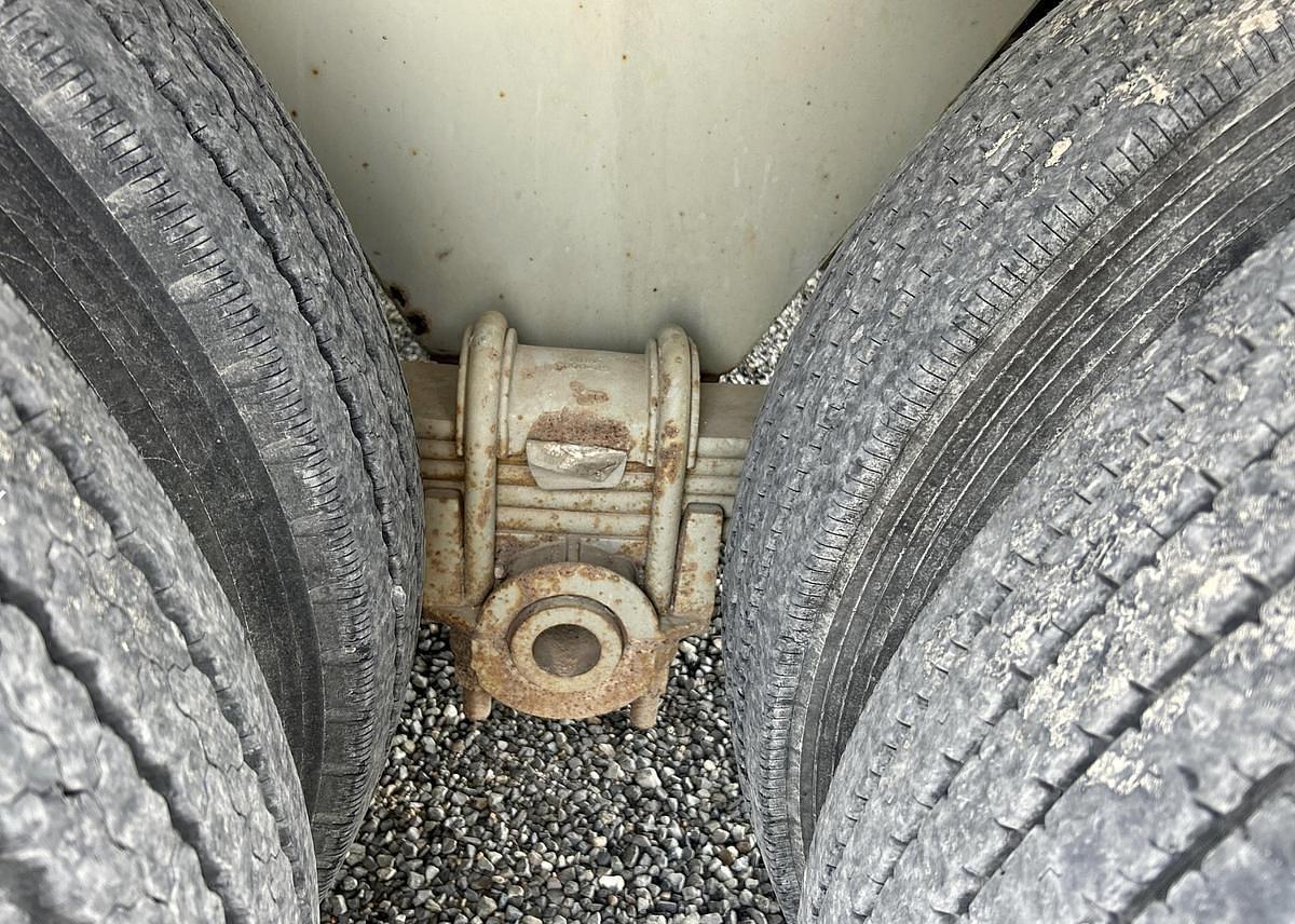 Used 2011 Appco FS-40 Bulk Sand Storage Trailer