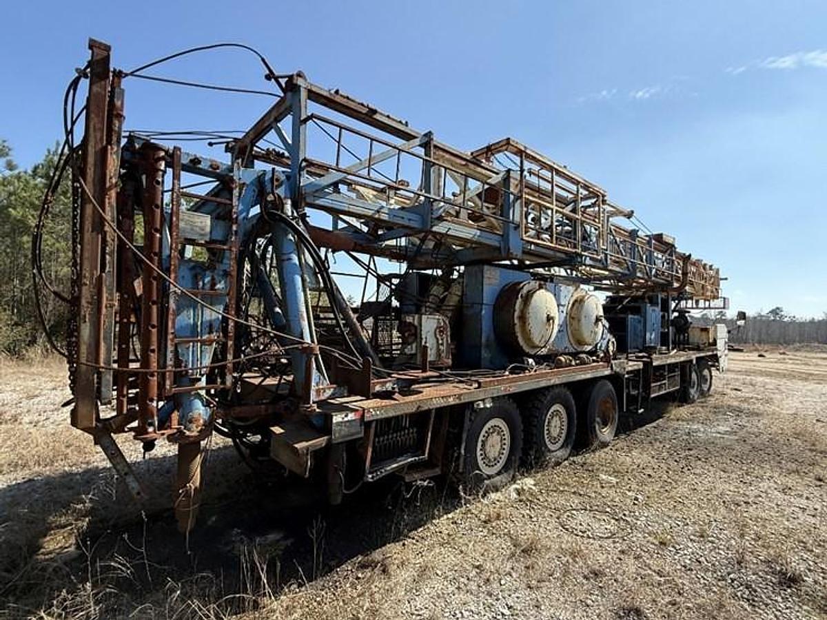 Used 2007 Moor Rig XJ60 DD 104'-200K Well Service Workover Rig