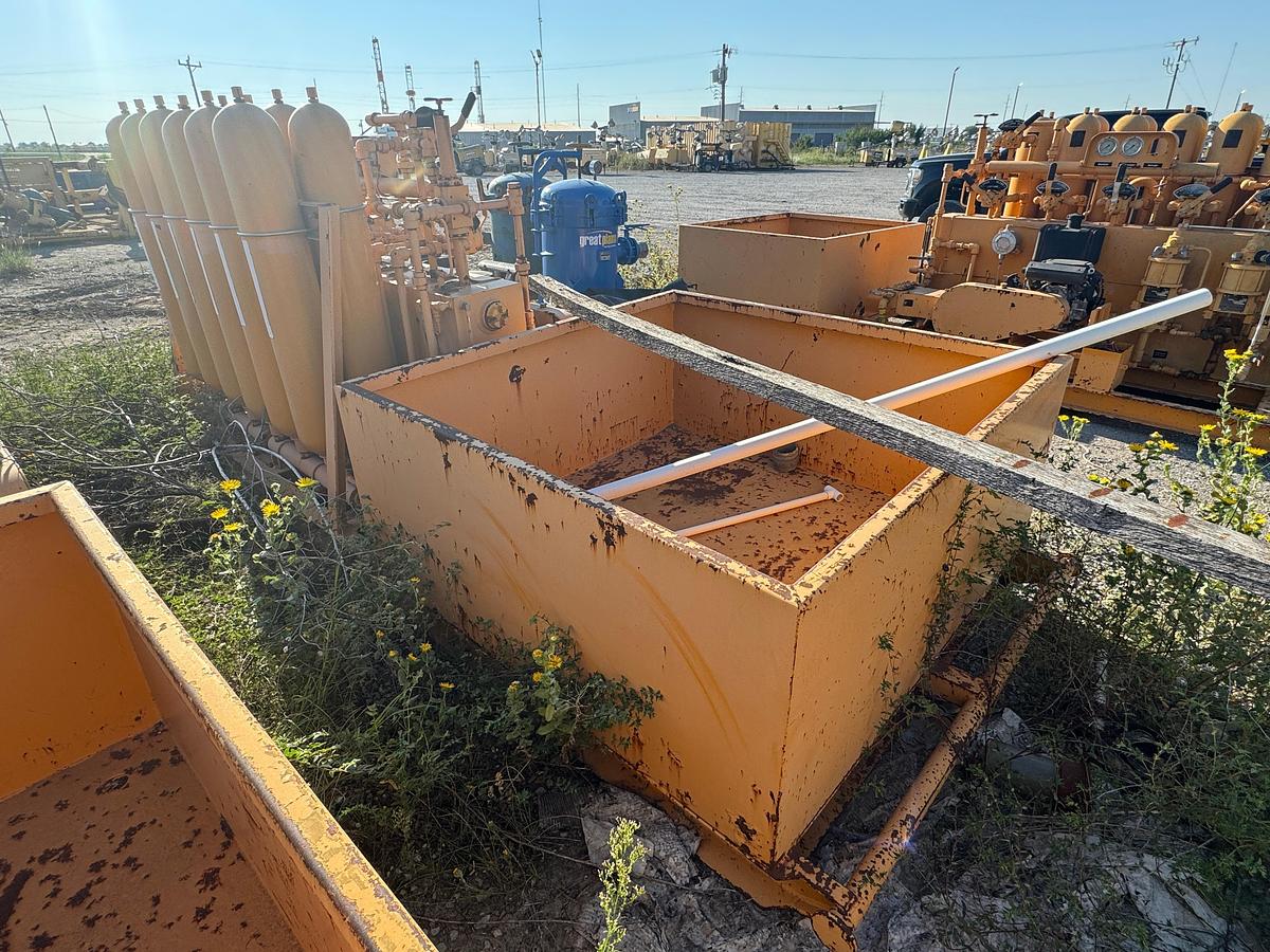 Used 2011 Advanced Pressure 6-Station 120-Gallon Accumulator - BEAR Triplex Pump - Honda Gas Engine