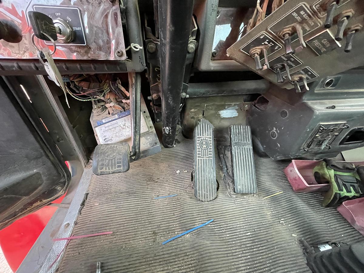 Used 2007 Kenworth T300
