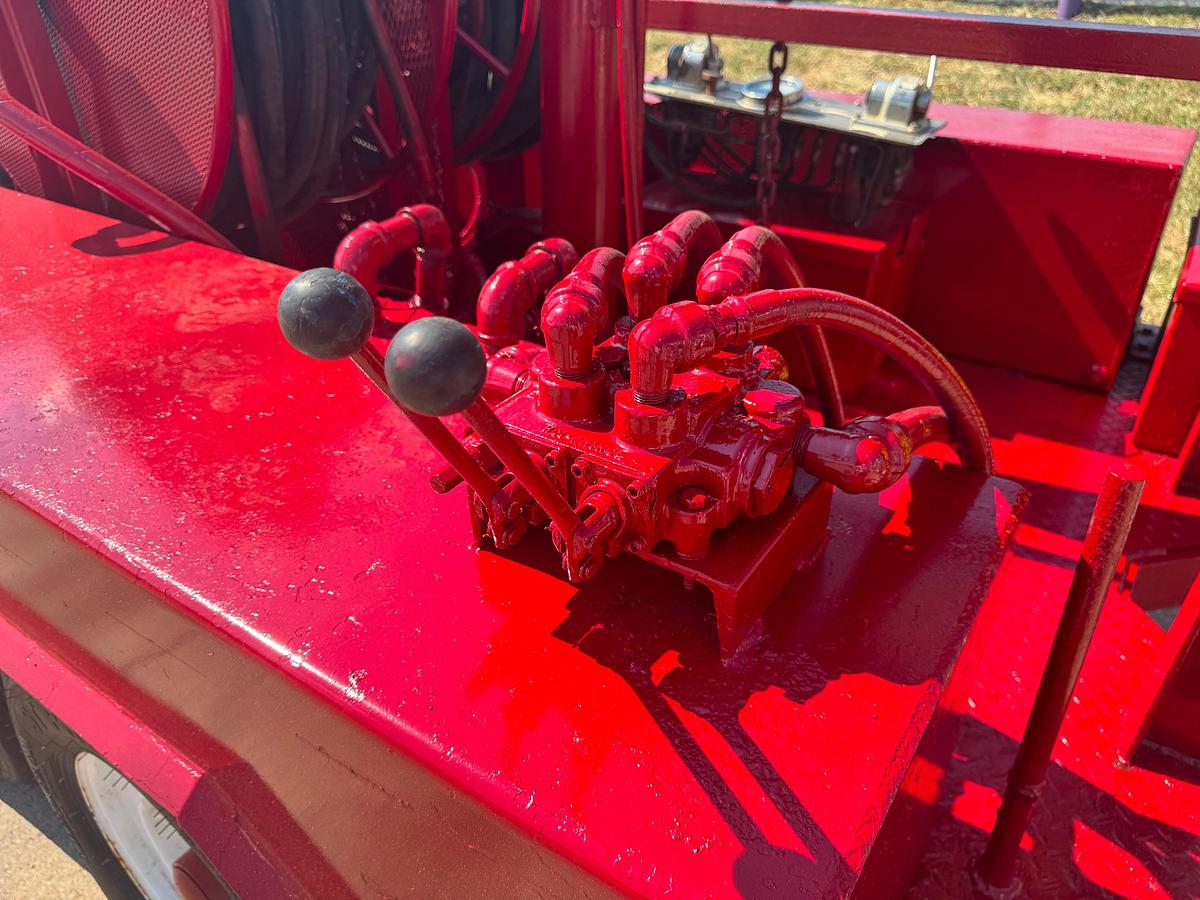 Used EVCO 85 Ton Power Swivel MTD. on 19 Tandem Axle Gooseneck Trailer