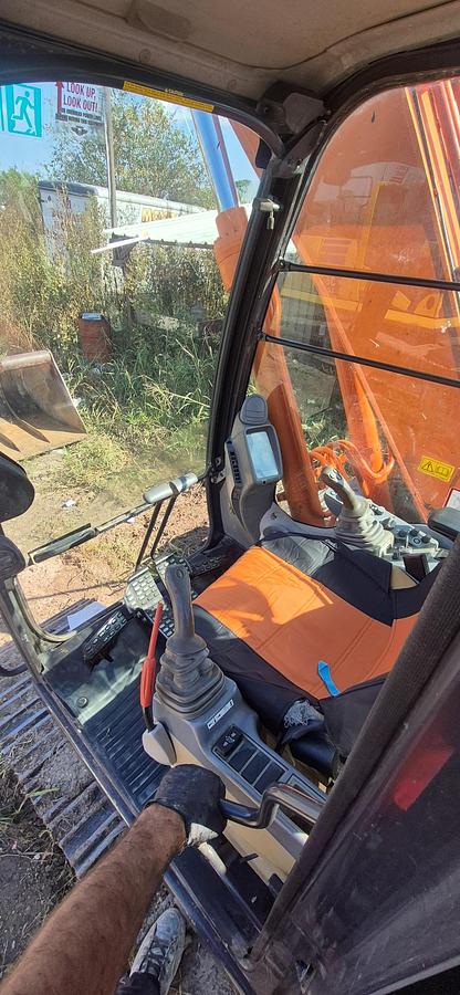 Used 2015 HitachiZaxis 160LC