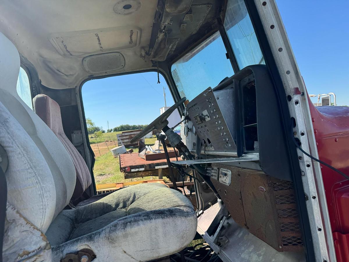 Used Day-cab Semi Truck