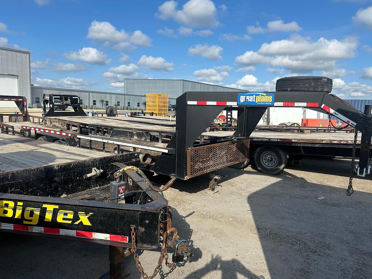 Used 20 Top Hat Industries GooseneckTrailer