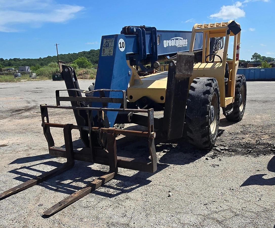 Used 2011 Skytrak 10042 Telehandler