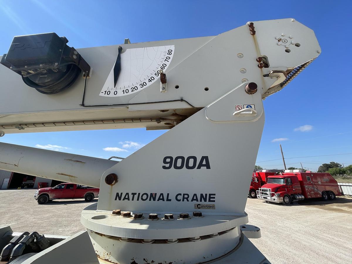 Used 2012 Peterbilt 367 Service Truck with National 900A Crane