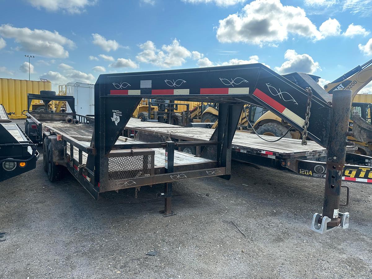 Used 2013 Lonestar Trailer MFG 16' GooseneckTrailer